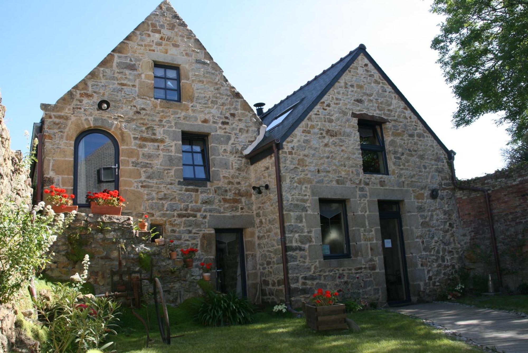 Le Magasin A Sel Bed & Breakfast Crozon Exterior photo
